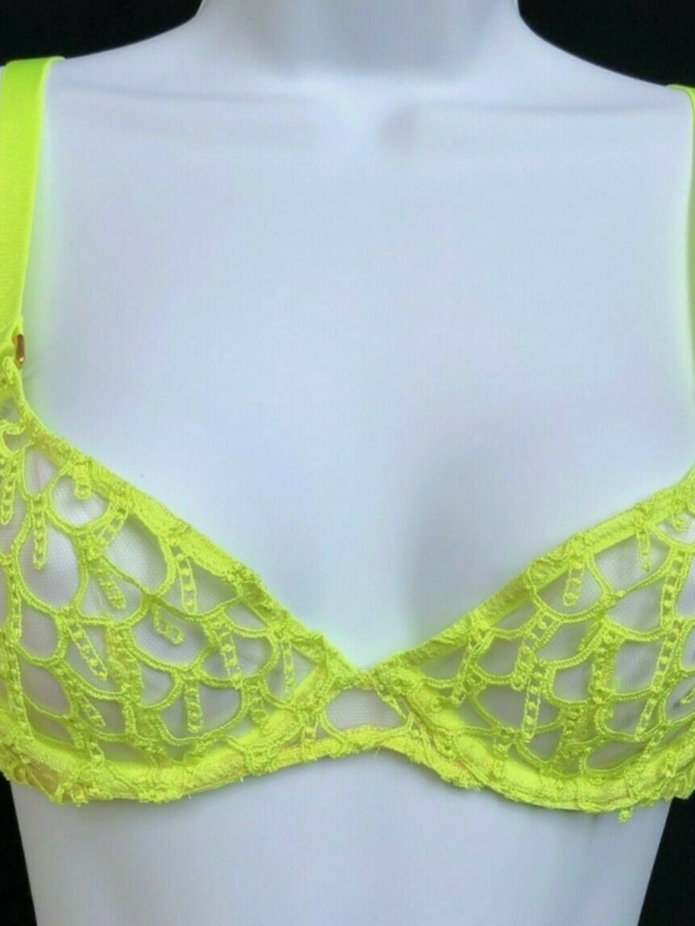 Set of 4: Agent Provocateur AXISL Bra 32B, Suspender 2, Brief, Thong 2, Lime - Picture 5 of 8